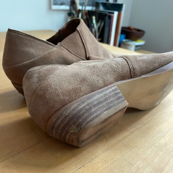 Steve Madden Cognac Suede Pointed Bootie - Picture 8 of 8